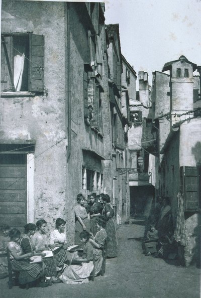 Straatscène in Venetië door Italian Photographer